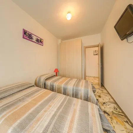 Apartment Casa Shanaia *